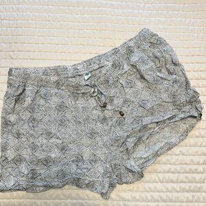 Old Navy Black and White Geometric Shorts